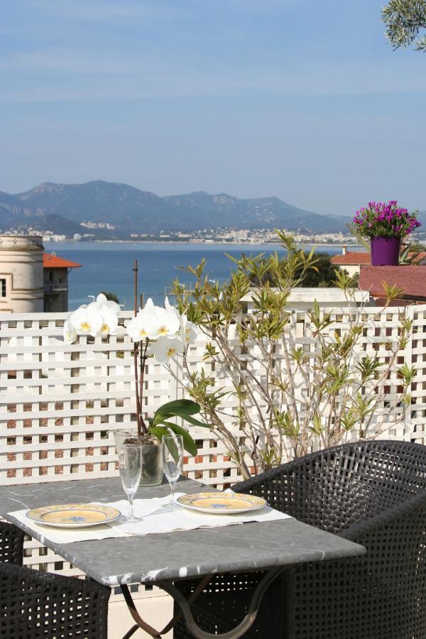 Esterel Terrace, Beach Front, View, Bike, Yoga Apartment *