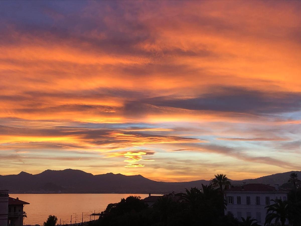 Esterel Terrace, Beach Front, View, Bike, Yoga Cannes